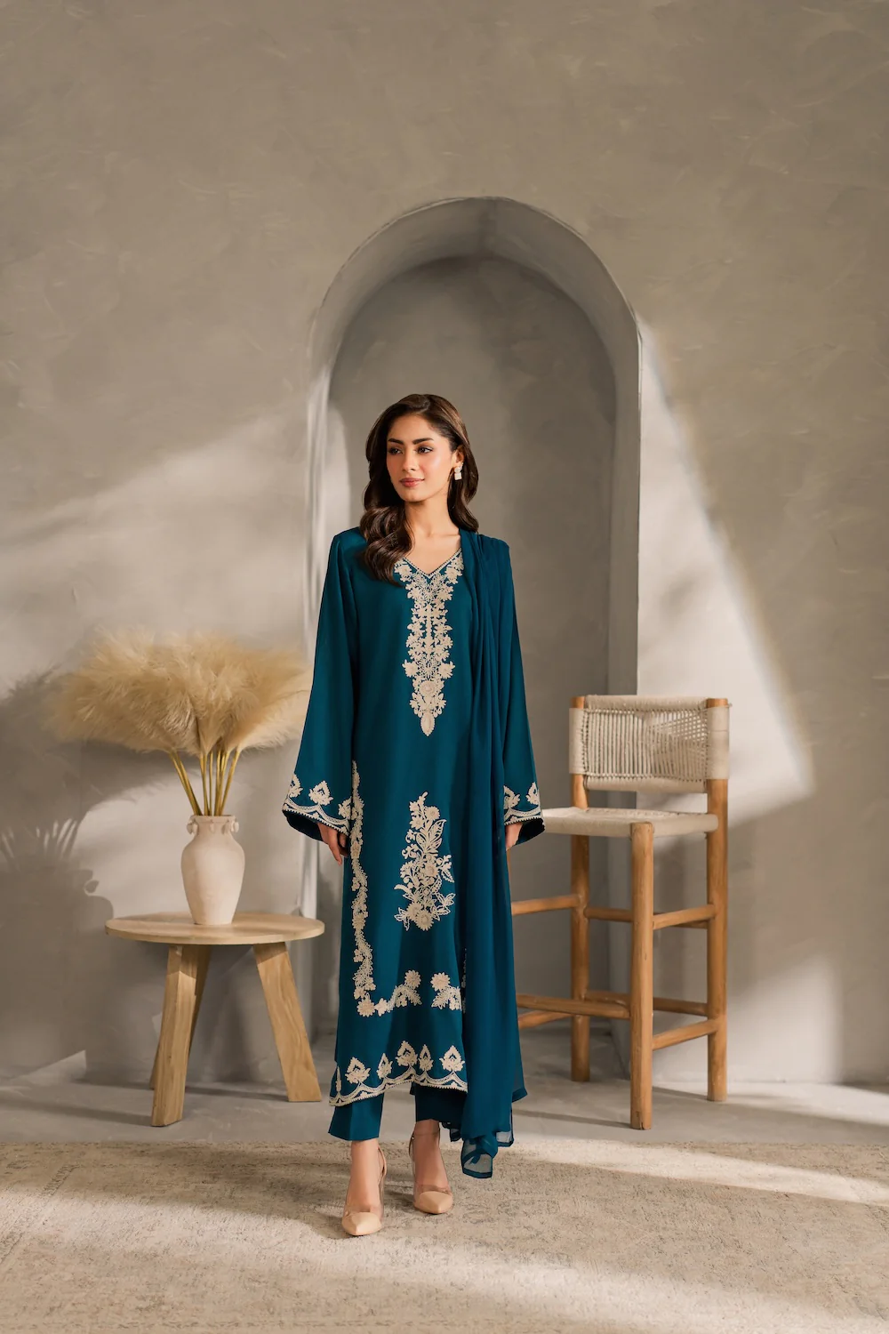 Embroidered 3 Piece Suit with Chiffon Dupatta Pakistan